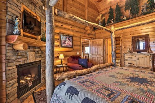Lodge Mahal Mountain Home with 2 Decks and Hot Tub! - image 8