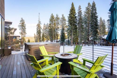 Stellar Mountainside luxury ski-in-ski-out home.