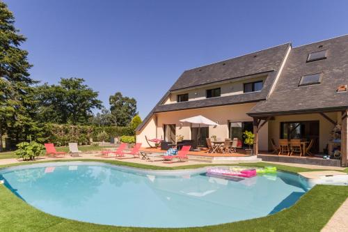 Maison de 5 chambres a Le Val Saint Pere avec piscine partagee jardin clos et WiFi a 15 km de la plage gîte à louer Avranches