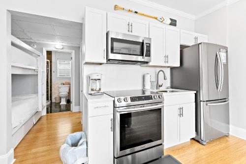 Nantucket Rainbow Cottages 03 - image 5