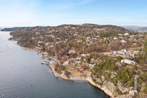 Modern cabin with a panoramic view of the Oslo Fjord