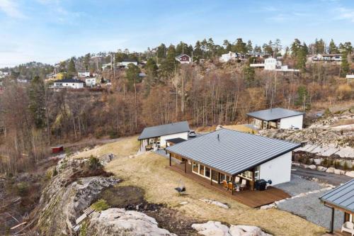 Modern cabin with a panoramic view of the Oslo Fjord