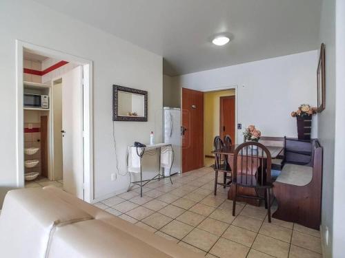 Apartamento amplo em Ingleses frente para o mar!!!