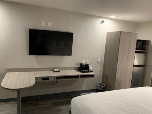 Microtel Inn & Suites by Wyndham Clarksville