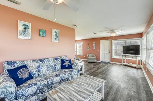 Coral Cottage at Bid-a-Wee by Book That Condo - main image