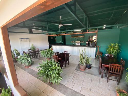 Ресторан, La Hacienda Rooms & Food in Жако