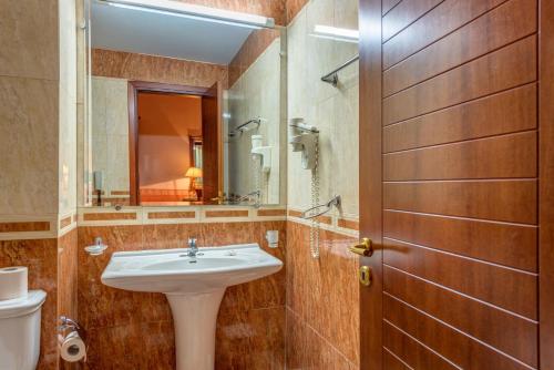 Alexios Luxury Hotel - image 13