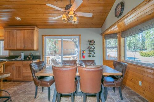 Bear Feet Retreat - image 7
