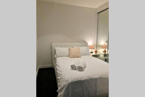 2BR on La Trobe - Iconic Views! Near Melb Central, Melbourne (photo 7)