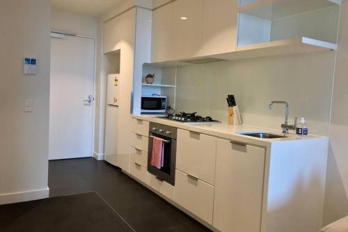 2BR on La Trobe - Iconic Views! Near Melb Central, Melbourne (photo 8)