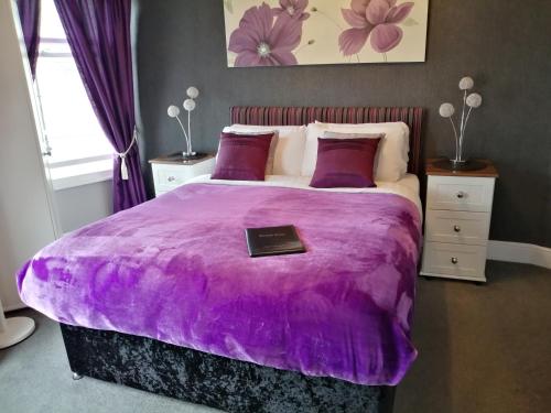 Burleigh Guest House - image 2