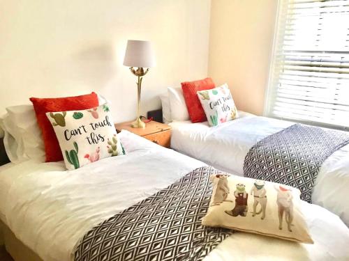 Seascape Mews House with Parking & fast WIFI minutes from the Sea gîte à louer Hove