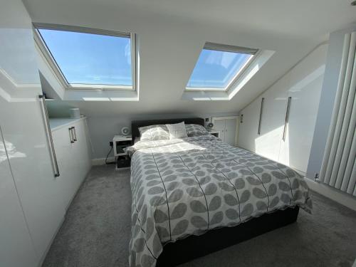 Picture of 3 Bed Apartment In Colliers Wood