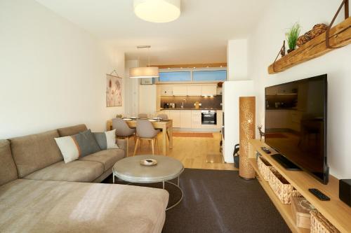 die Tauplitz Lodges - Wasserfall Lodge C2 by AA Holiday Homes in Tauplitz, Österreich