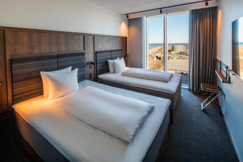 2 double beds