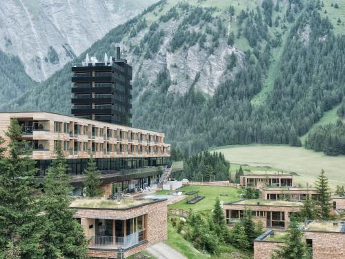 Gradonna Mountain Resort Chalets & Hotel Burg