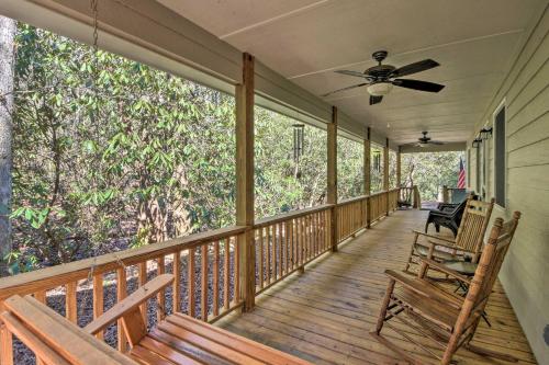 Secluded Lavinder Laurel Leaf Cottage Near Creek