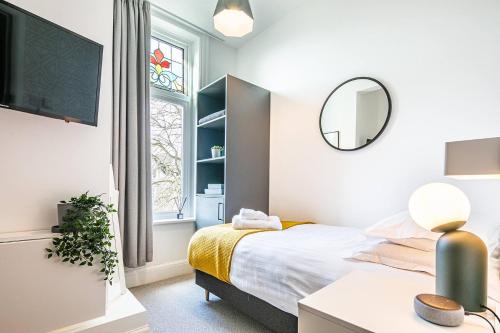 Compact Single  room in The Belmont Apart Hotel - Harrogate Stays with FREE PARKING