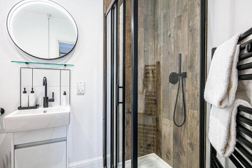 The Belmont Apart Hotel - Harrogate Stays - image 12