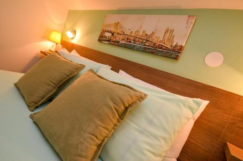 Double Room with Terrace image 10