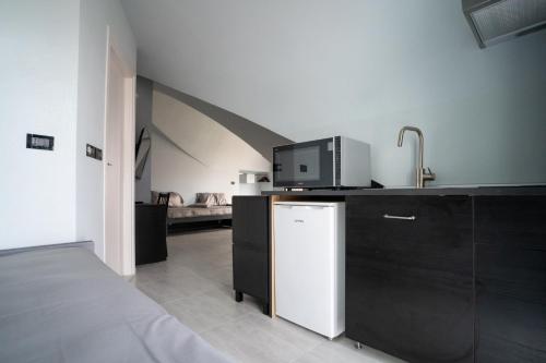 J Hotel 4