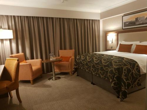 Executive King Room image 7