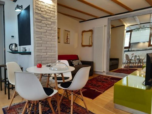  MINI CONTRA´ DEI SERVI - VICENZA, Ferienwohnung in Vicenza