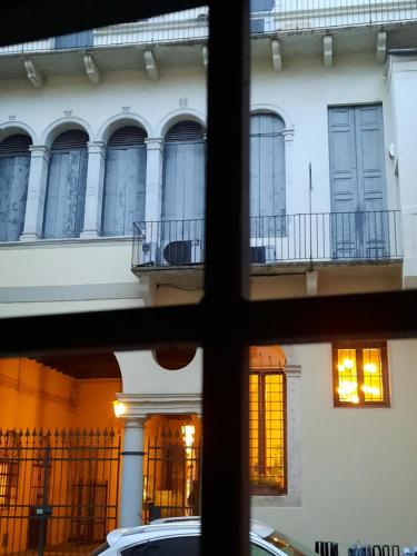 MINI CONTRA' DEI SERVI - VICENZA