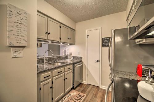 Modern Sugar Mountain Escape with Private Deck! - image 4