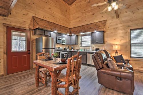 Pigeon Forge Cabin with Hot Tub 1 Mi to Parkway in Pigeon Forge, USA