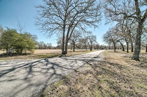 Luxurious Aggieland Retreat - 14 Mi to AandM!