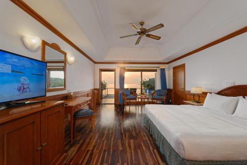 Sunset Water Villa image 6