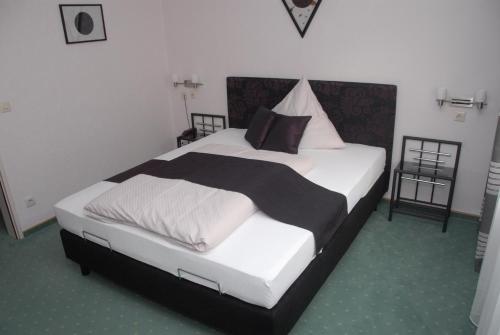 Hotel Haus Christa In Bad Bertrich Room Deals Photos Reviews