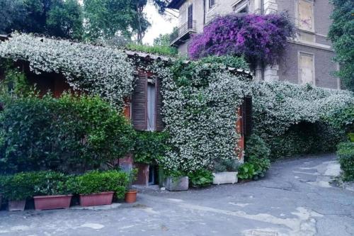 Elegante open space con vasca idromassaggio a Trastevere, Roma (foto 4)