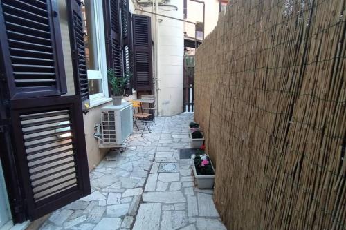 Elegante open space con vasca idromassaggio a Trastevere, Roma (foto 6)