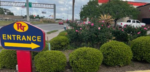 Raintree Inn and Suites in Missouri City