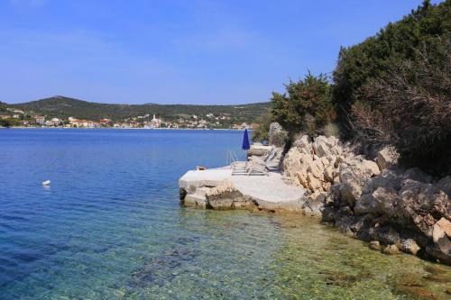 Apartments by the sea Vinisce Trogir - 18674 - image 2
