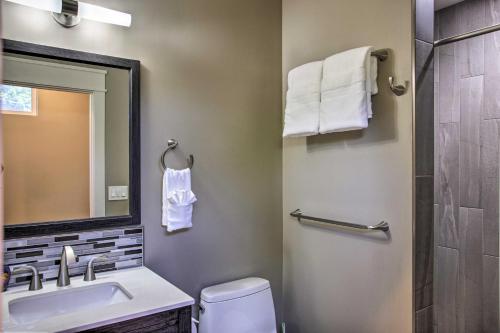 Lookout Tower Downtown Home Walkable Location! - image 7