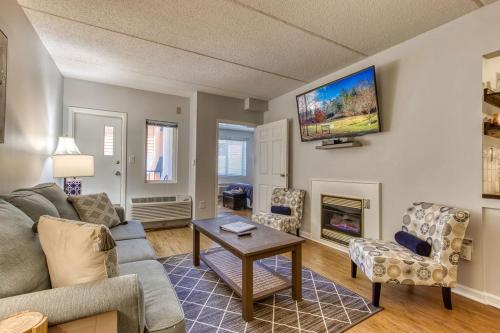 Maple Trails, WIFI, 685 FREE tickets each paid day, Gatlinburg!!!