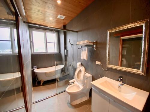 Starry Sky Chalet Double Room image 7