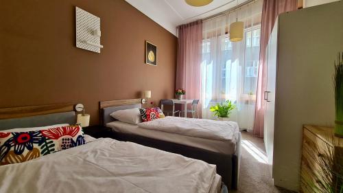 Hostel Moderna Rest 3