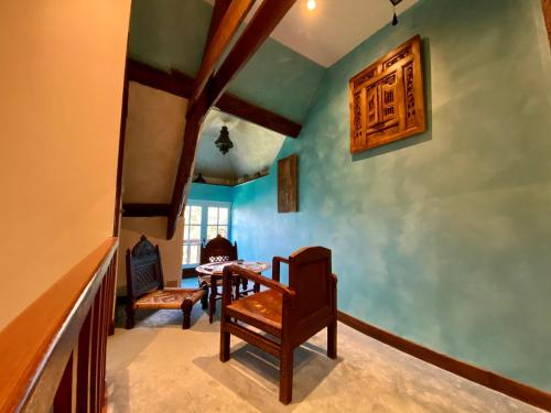 LE CHALET SUISSE - Chambre aux fleurs in เลอวิเซล