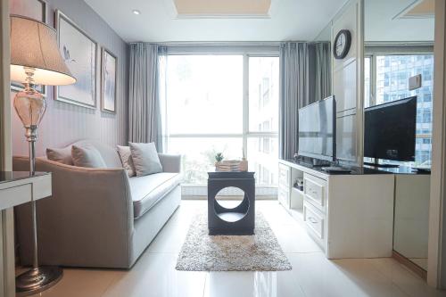 CLASSICA by Kozystay 1BR Apartment Next to Kota Kasablanka Mall