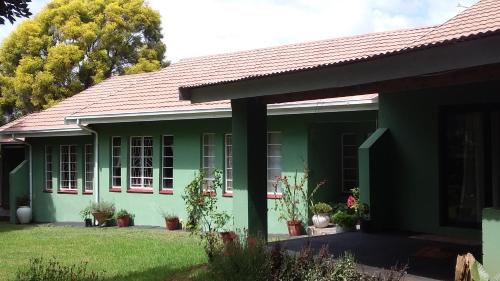 Sugarbush & Burgundy - Mafikeng Sugarbush & Burgundy - Mafikeng