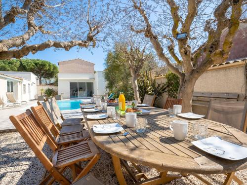 Holiday Home Villa du Littoral by Interhome near Le Quai 2