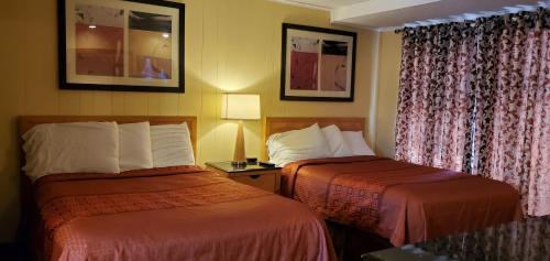 2 double beds
