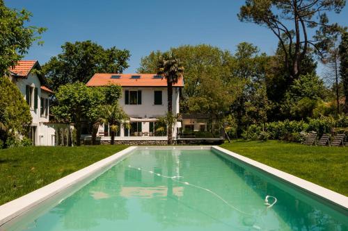 JOY Architect's villa with heated swimming pool and garden in Biarritz - Location, gîte - Biarritz