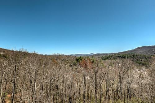 The Nest - Long Range Mountain Views | Large Decks on Each Level | Pool Table | Ping Pong - image 5