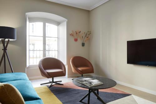 Two-Bedroom Apartment image 8