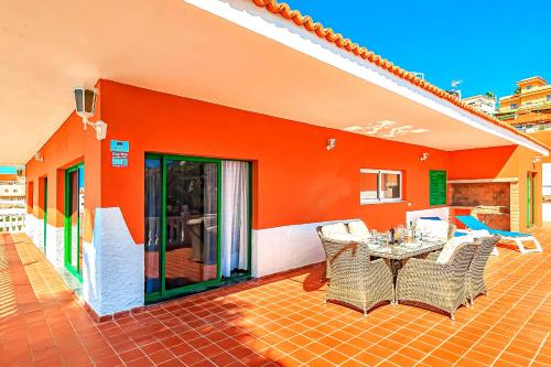 Villa Raquel con las vistas al mar - image 30